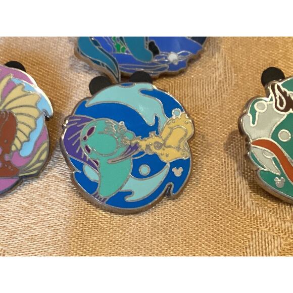 Lot 4 Disney Little Mermaid Blow Fish Trumpet Hidden Mickey 3 4 5 Pins + - Picture 4 of 9